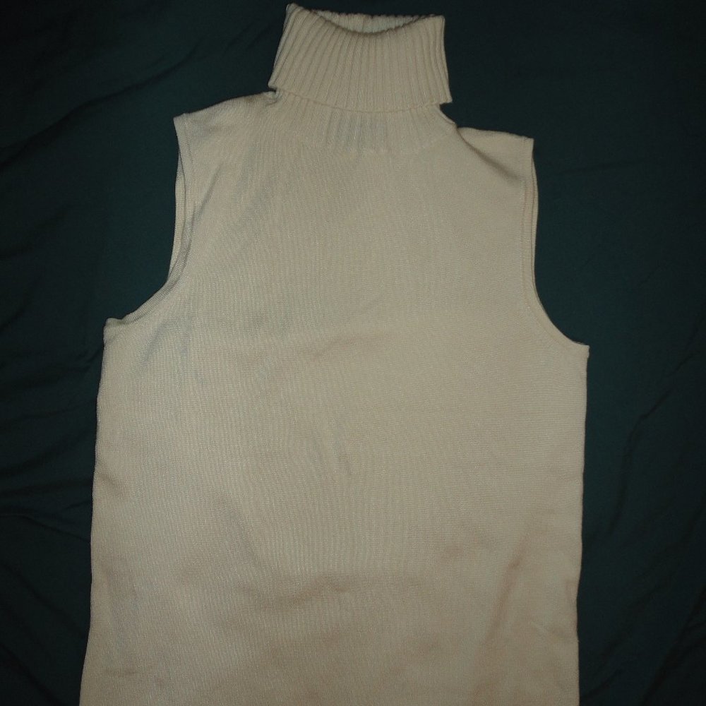 Harve' Benard  Sizs: PS  Color: very light tan